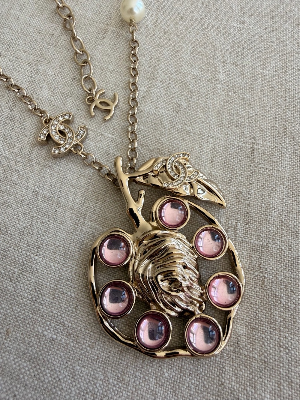CHANEL Pendant Necklace with Pink Crystal Accents🌸